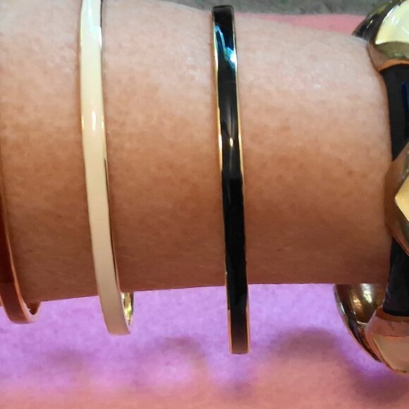 Bangle Bracelets -- Enamel -- Set of 4 -- 2 3/4" Diameter -- Red White Blue - Picture 4 of 11